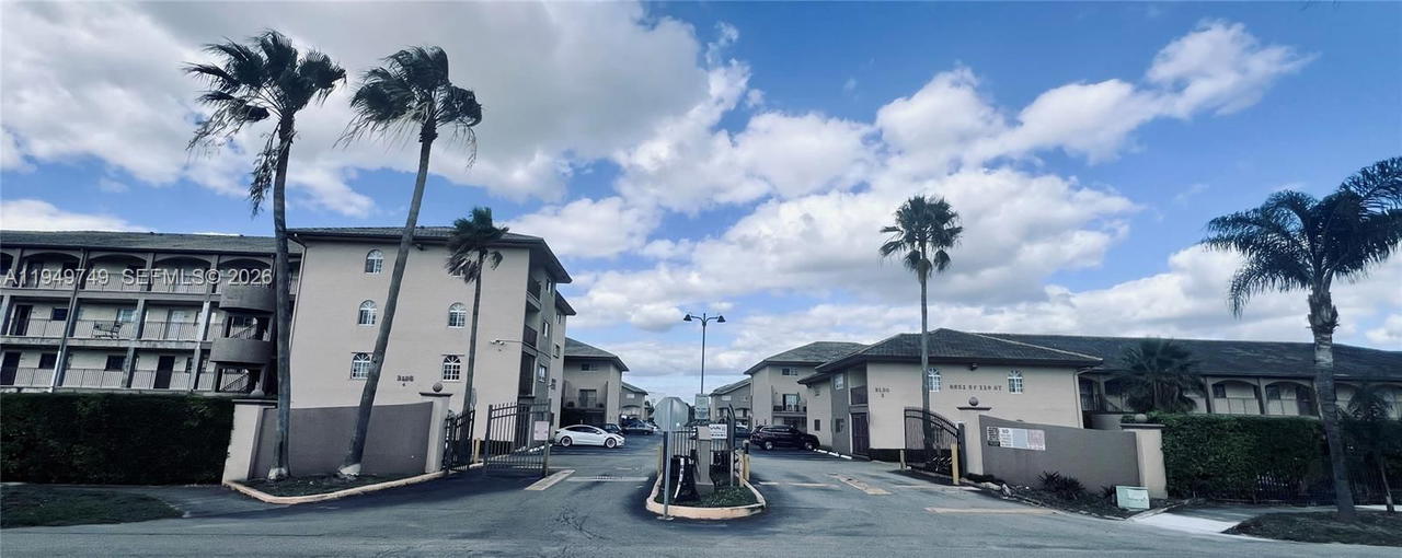 Real estate property located at 8851 119th St #5221, Miami-dade, Grand Vista Condo, Hialeah Gardens, FL