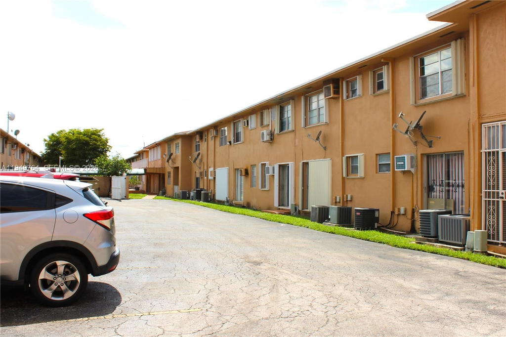 Real estate property located at 1154 35th St #221, Miami-dade, Five Arches Condo, Hialeah, FL