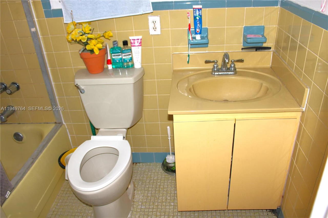 Real estate property located at 1154 35th St #221, Miami-dade, Five Arches Condo, Hialeah, FL