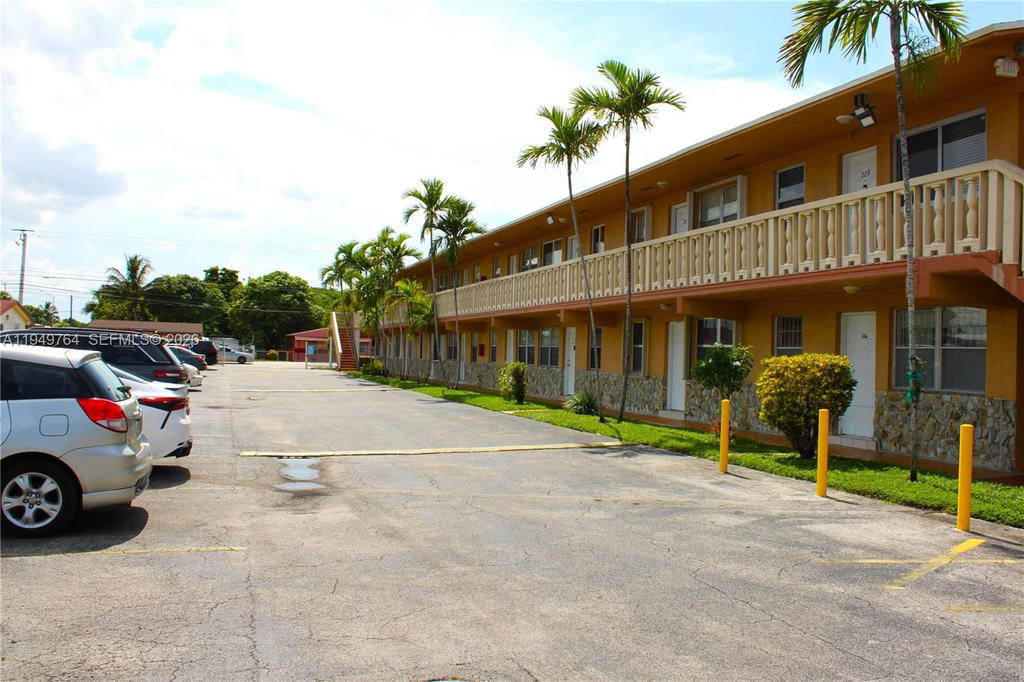 Real estate property located at 1154 35th St #221, Miami-dade, Five Arches Condo, Hialeah, FL