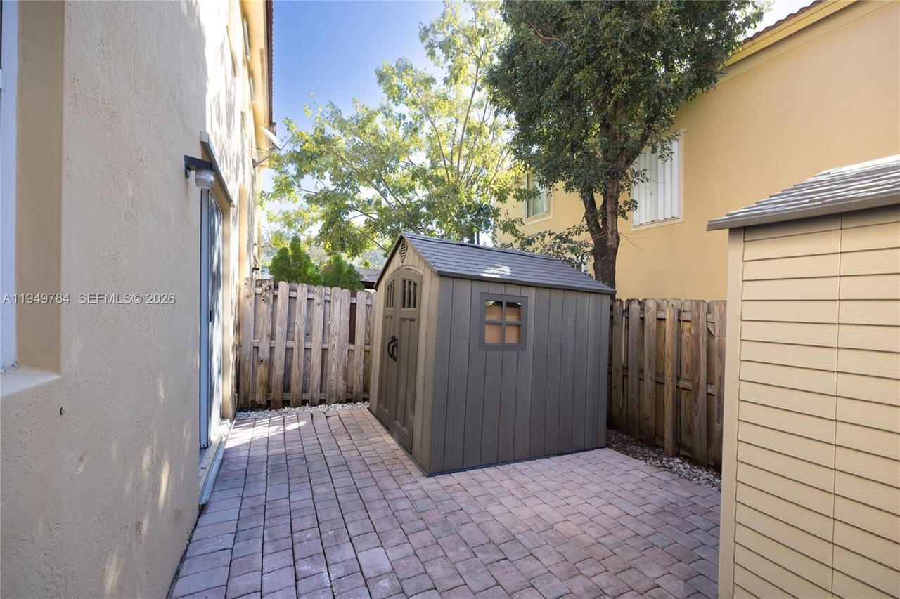 Real estate property located at 11224 87th St, Miami-dade, Islands At Doral Northwest, Doral, FL
