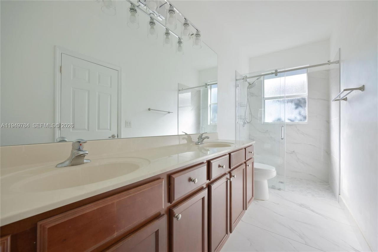 Real estate property located at 11224 87th St, Miami-dade, Islands At Doral Northwest, Doral, FL