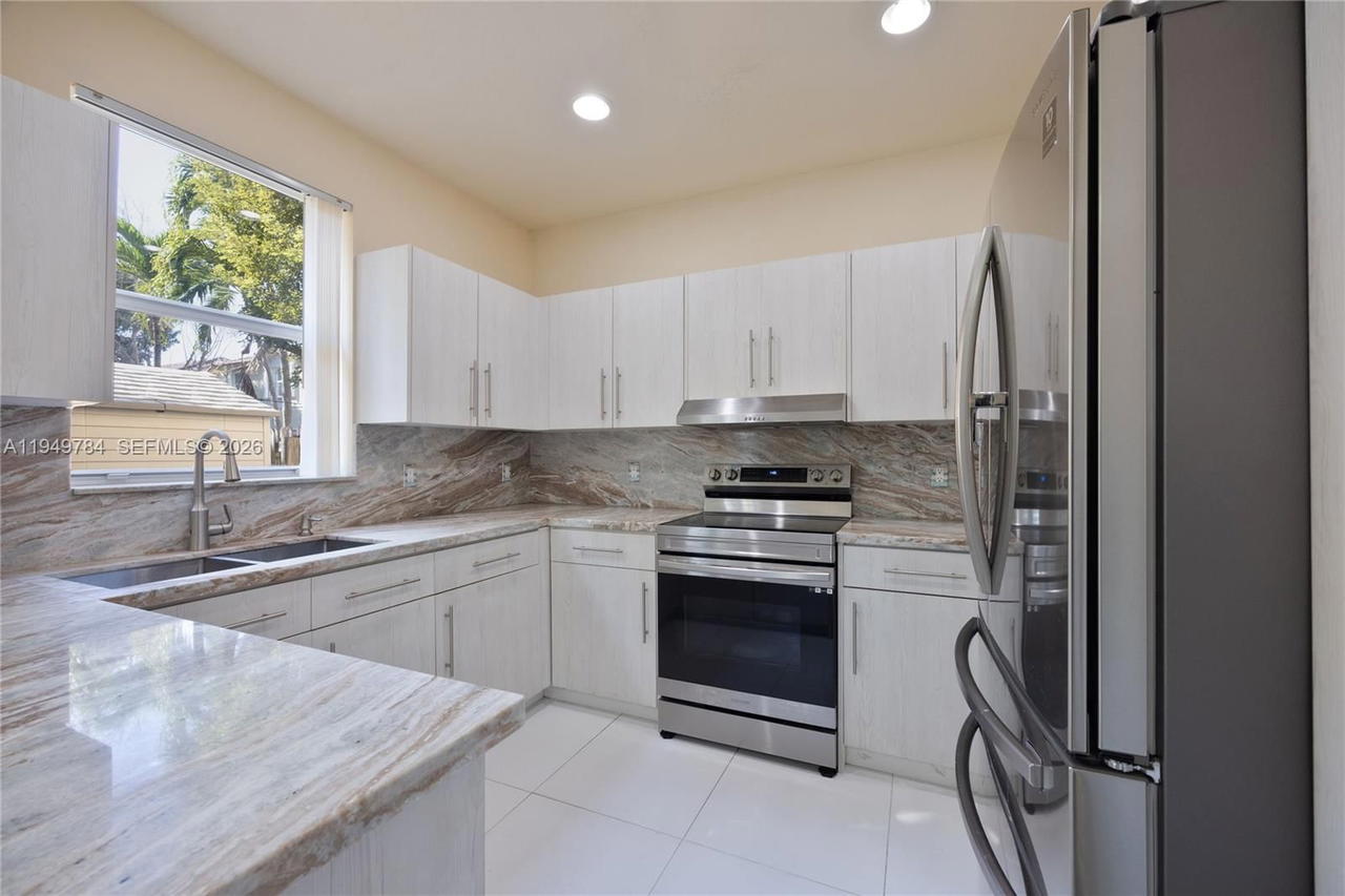 Real estate property located at 11224 87th St, Miami-dade, Islands At Doral Northwest, Doral, FL