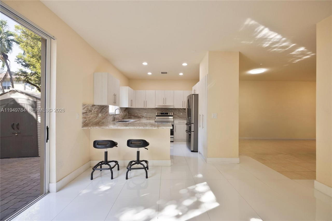 Real estate property located at 11224 87th St, Miami-dade, Islands At Doral Northwest, Doral, FL