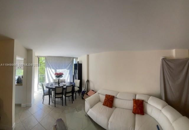 Real estate property located at 16919 Bay Rd #414, Miami-dade, Plaza Of Americas Condo P, Sunny Isles Beach, FL