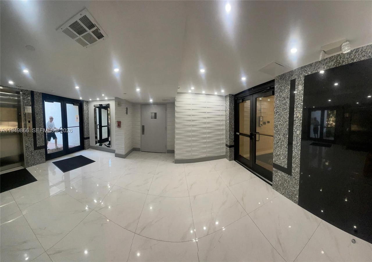 Real estate property located at 16919 Bay Rd #414, Miami-dade, Plaza Of Americas Condo P, Sunny Isles Beach, FL