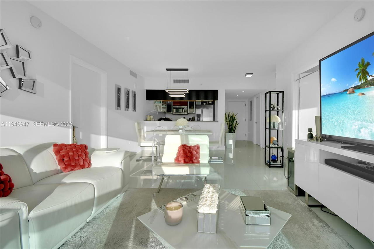 Real estate property located at 1800 Bayshore Dr #3410, Miami-dade, 1800 Club Condo, Miami, FL