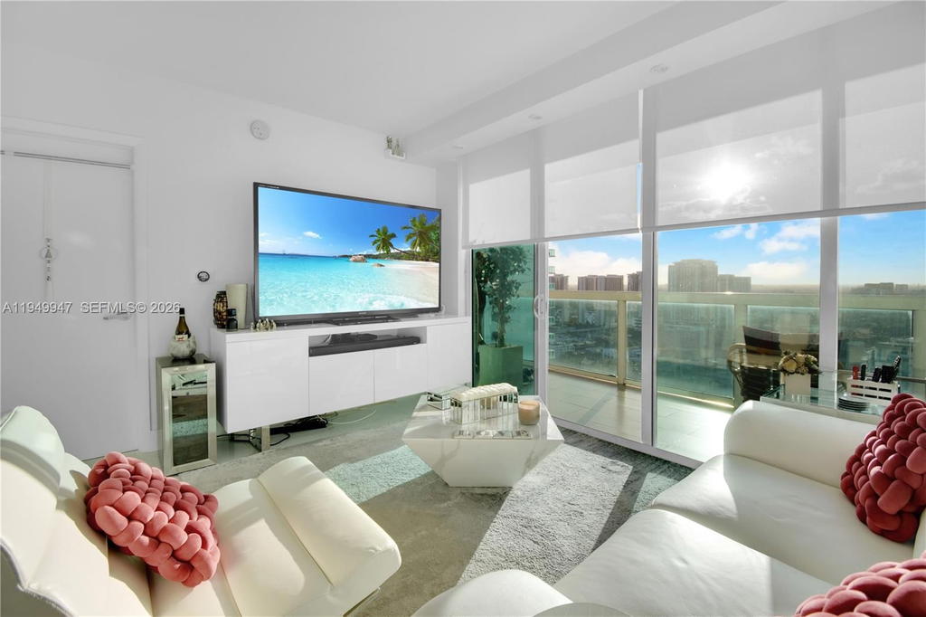 Real estate property located at 1800 Bayshore Dr #3410, Miami-dade, 1800 Club Condo, Miami, FL