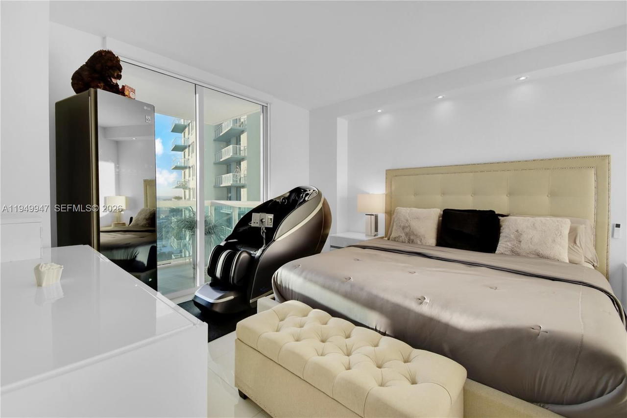 Real estate property located at 1800 Bayshore Dr #3410, Miami-dade, 1800 Club Condo, Miami, FL
