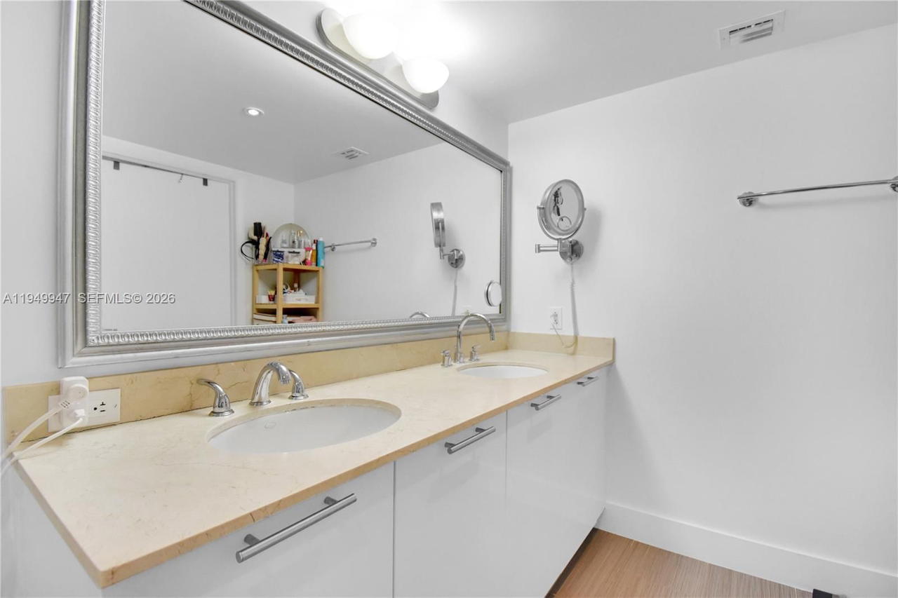 Real estate property located at 1800 Bayshore Dr #3410, Miami-dade, 1800 Club Condo, Miami, FL