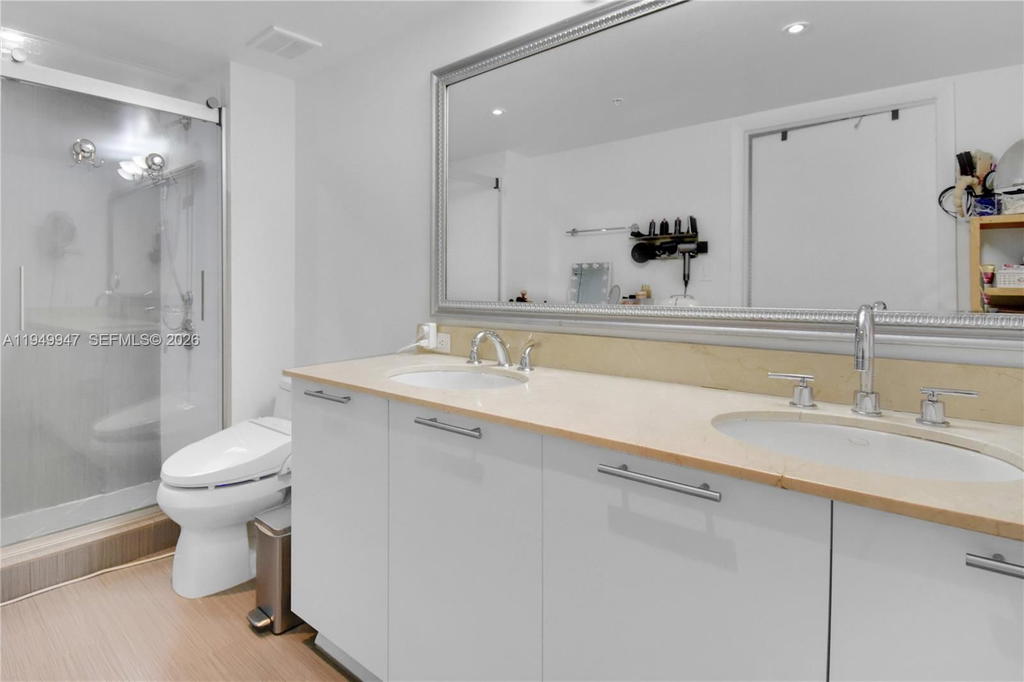 Real estate property located at 1800 Bayshore Dr #3410, Miami-dade, 1800 Club Condo, Miami, FL