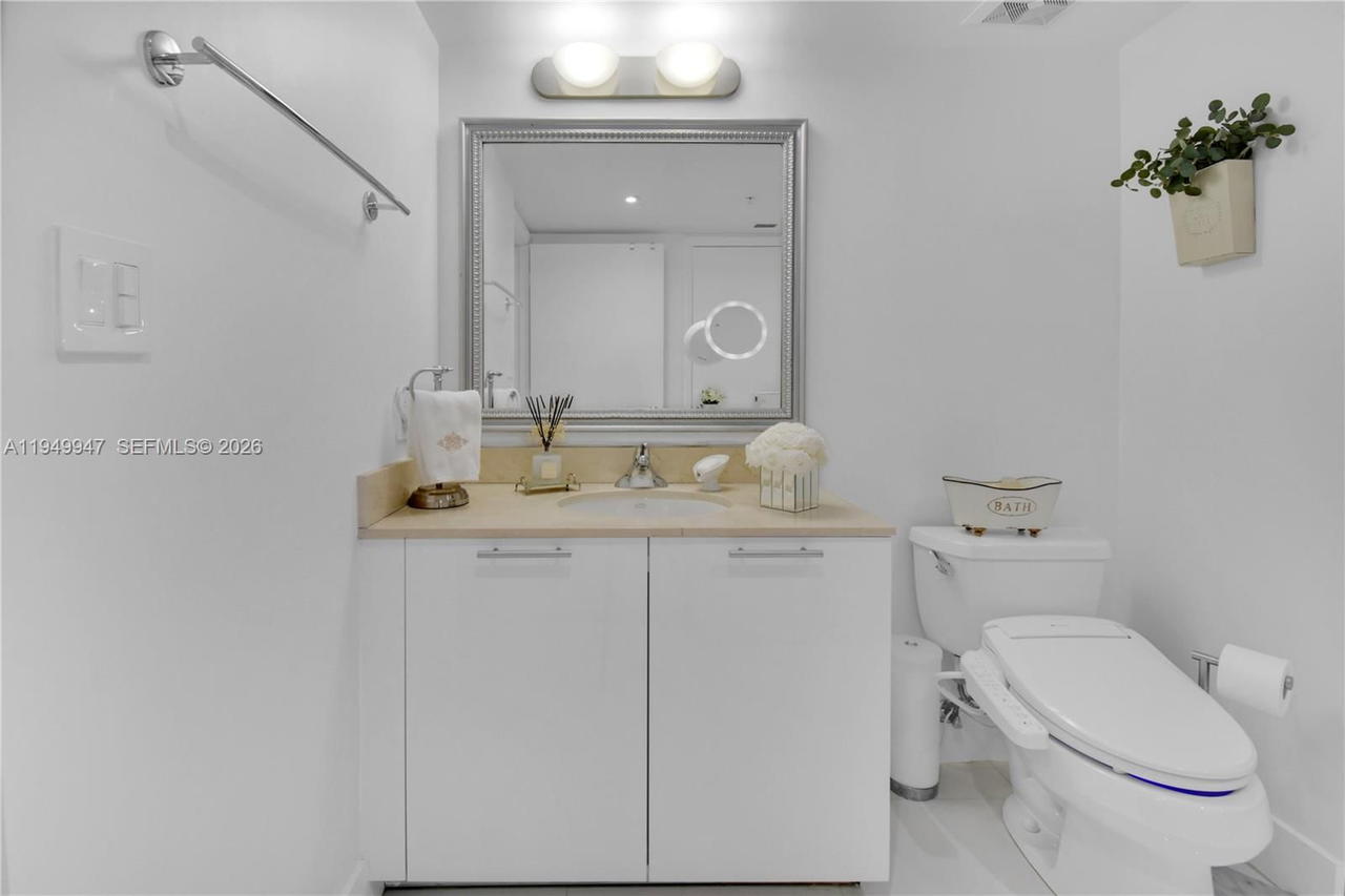 Real estate property located at 1800 Bayshore Dr #3410, Miami-dade, 1800 Club Condo, Miami, FL
