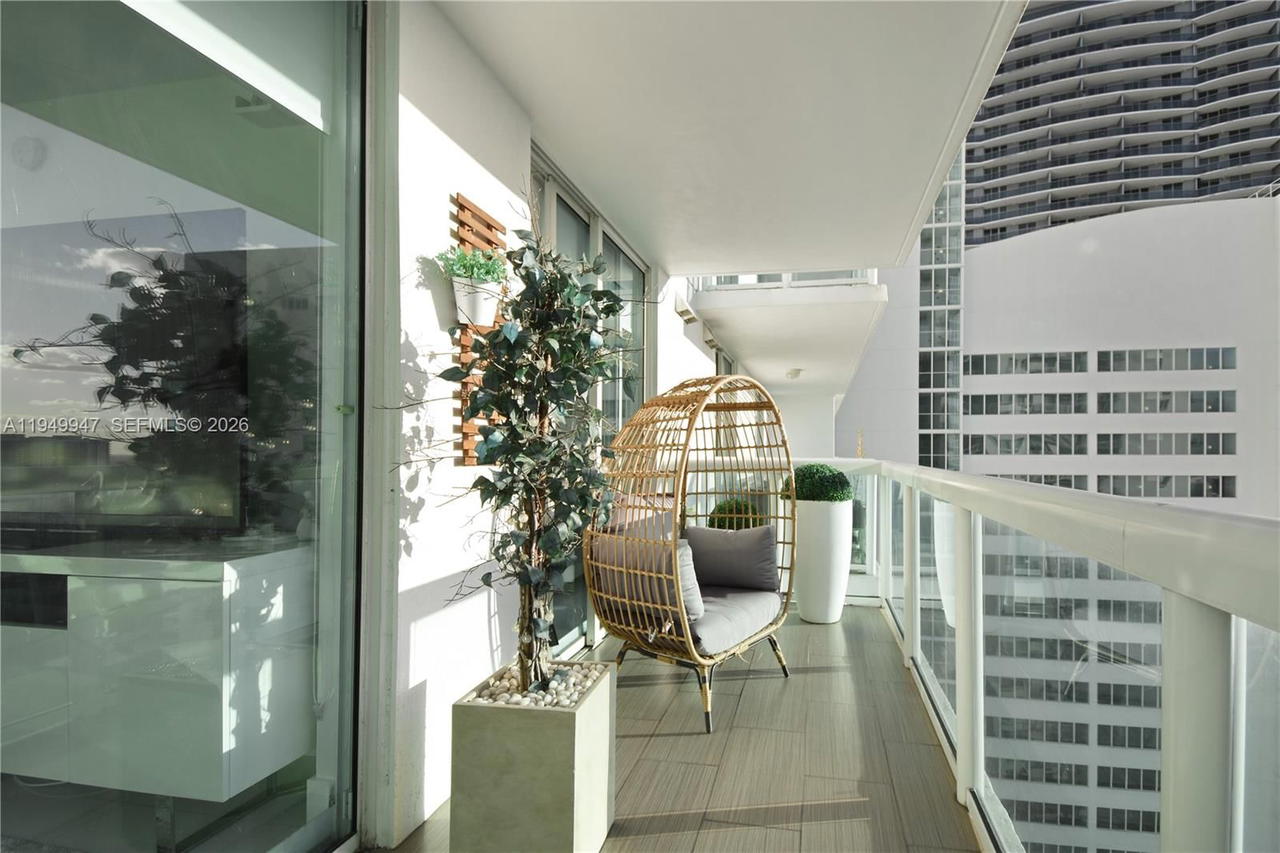 Real estate property located at 1800 Bayshore Dr #3410, Miami-dade, 1800 Club Condo, Miami, FL