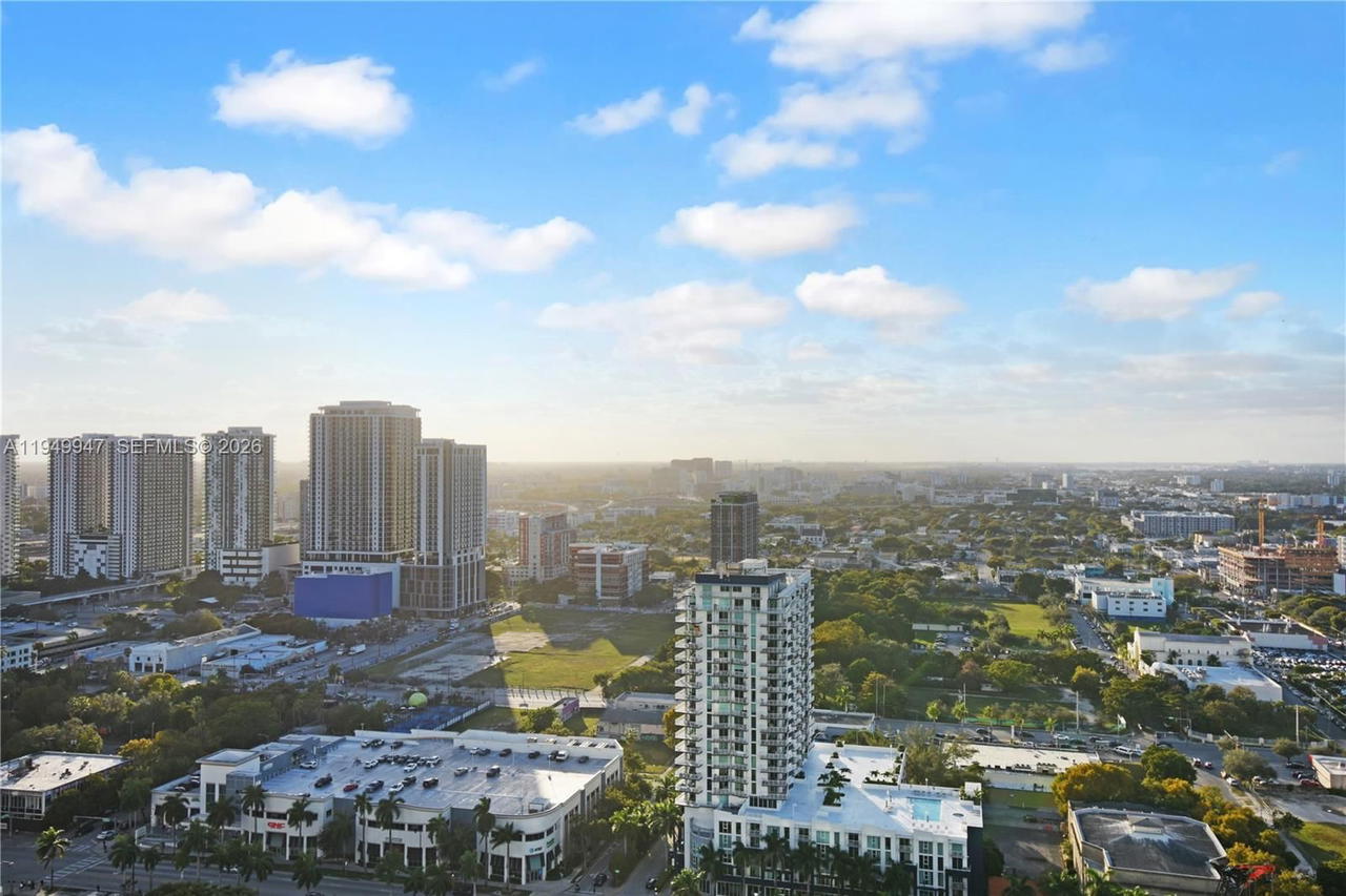Real estate property located at 1800 Bayshore Dr #3410, Miami-dade, 1800 Club Condo, Miami, FL