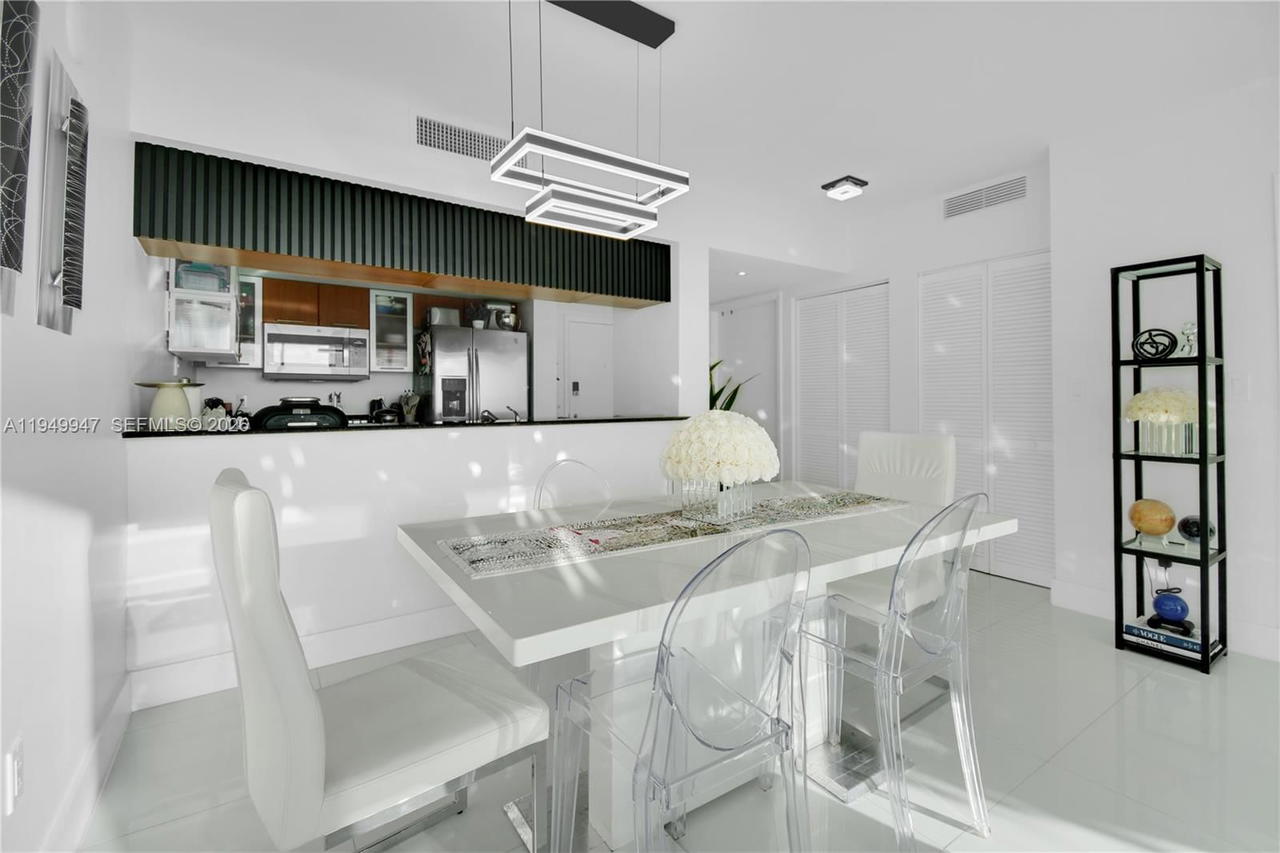 Real estate property located at 1800 Bayshore Dr #3410, Miami-dade, 1800 Club Condo, Miami, FL