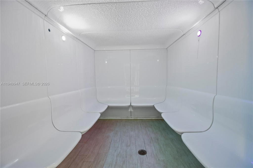 Real estate property located at 1800 Bayshore Dr #3410, Miami-dade, 1800 Club Condo, Miami, FL