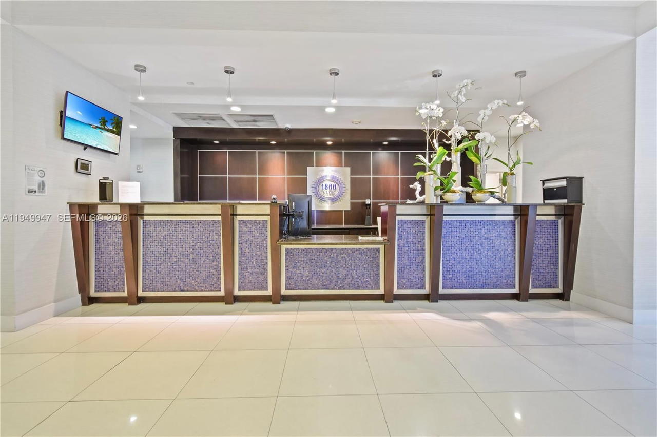 Real estate property located at 1800 Bayshore Dr #3410, Miami-dade, 1800 Club Condo, Miami, FL