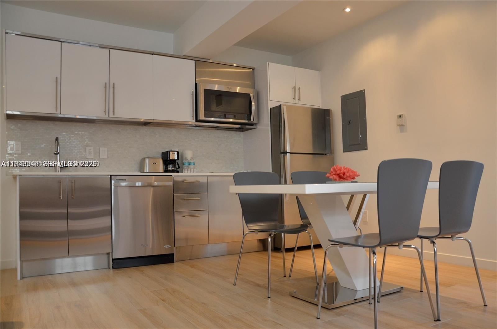 Real estate property located at 700 16th St #201, Miami-dade, Bogart, Miami Beach, FL