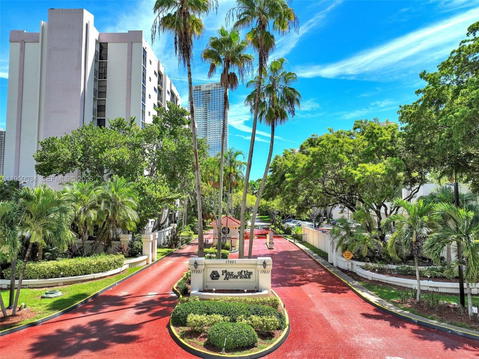 Real estate property located at 17021 Bay Rd #216, Miami-dade, Plaza Of Americas Condo, Sunny Isles Beach, FL