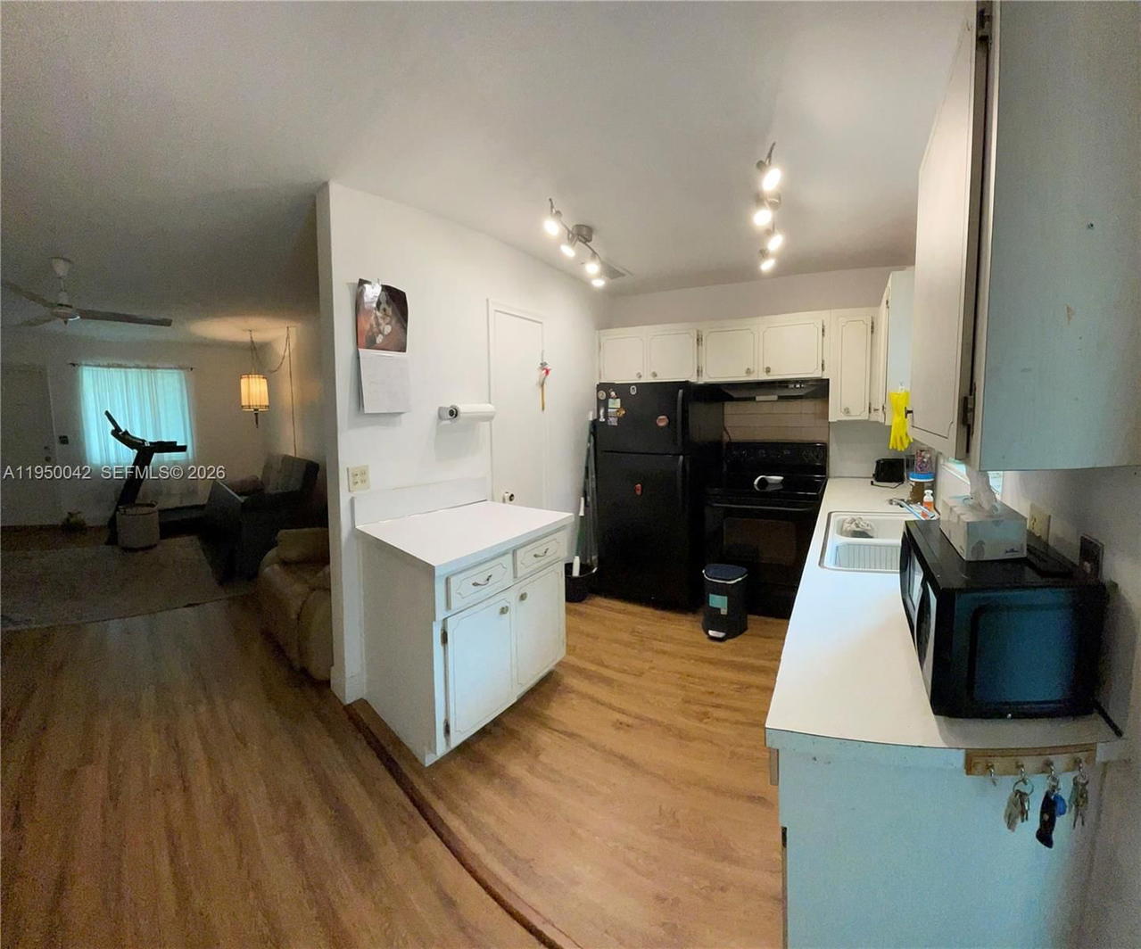 Real estate property located at 2312 Van Buren St #5, Broward, Coronet Vista Condo, Hollywood, FL