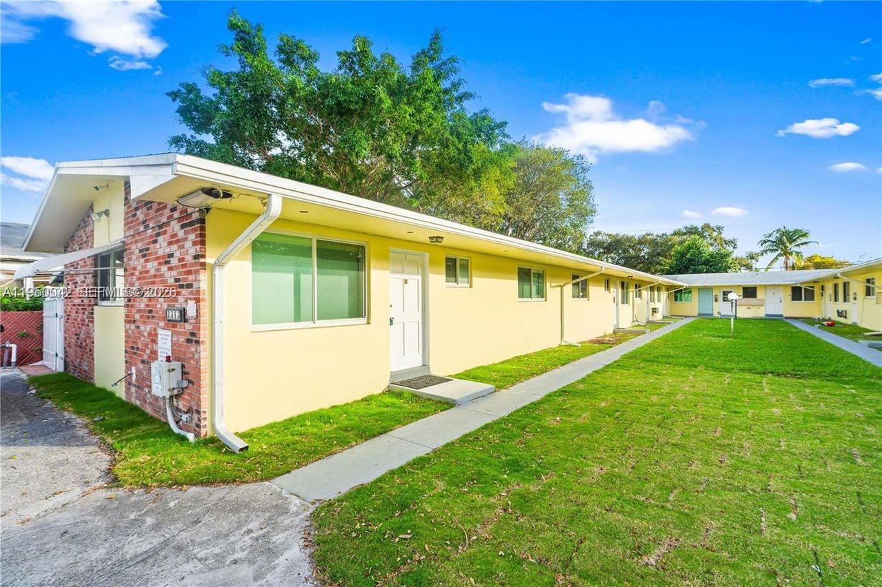 Real estate property located at 2312 Van Buren St #5, Broward, Coronet Vista Condo, Hollywood, FL