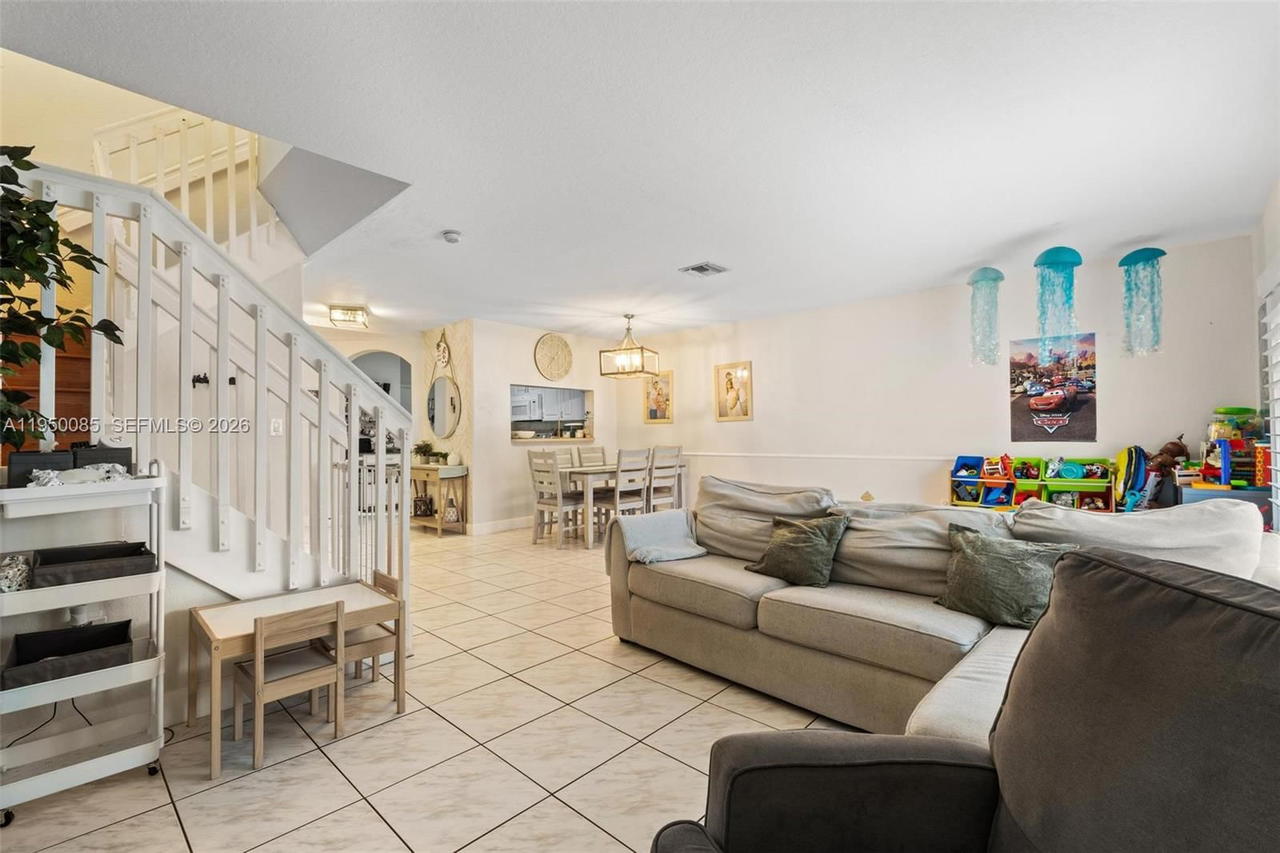 Real estate property located at 4826 116th Ave, Miami-dade, Dimensions At Doral, Doral, FL