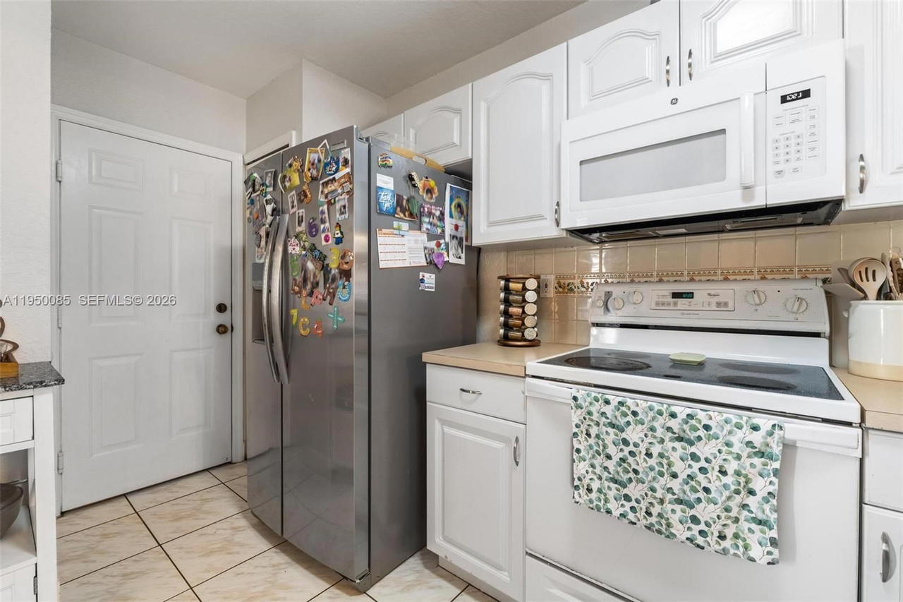 Real estate property located at 4826 116th Ave, Miami-dade, Dimensions At Doral, Doral, FL