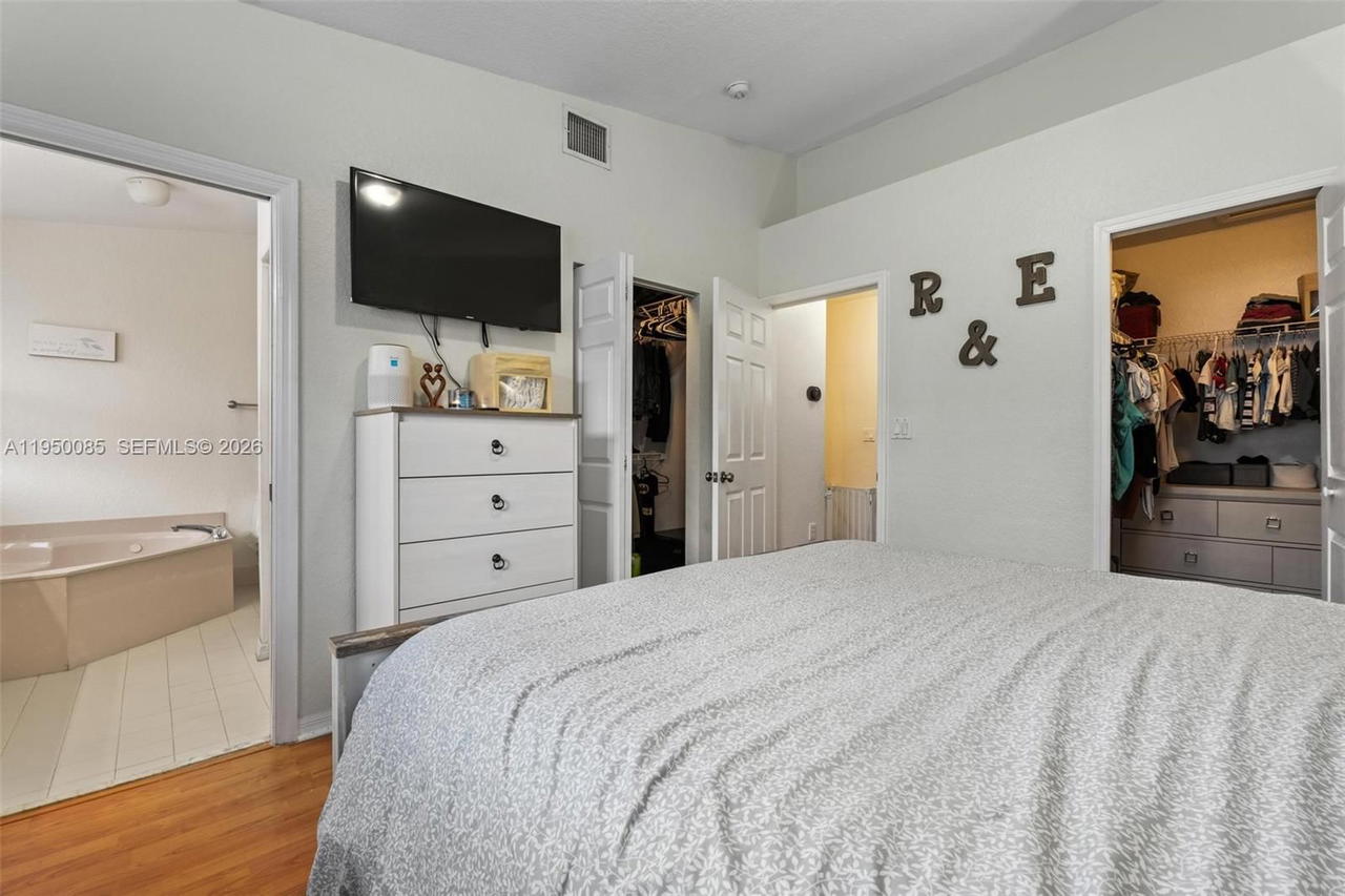 Real estate property located at 4826 116th Ave, Miami-dade, Dimensions At Doral, Doral, FL