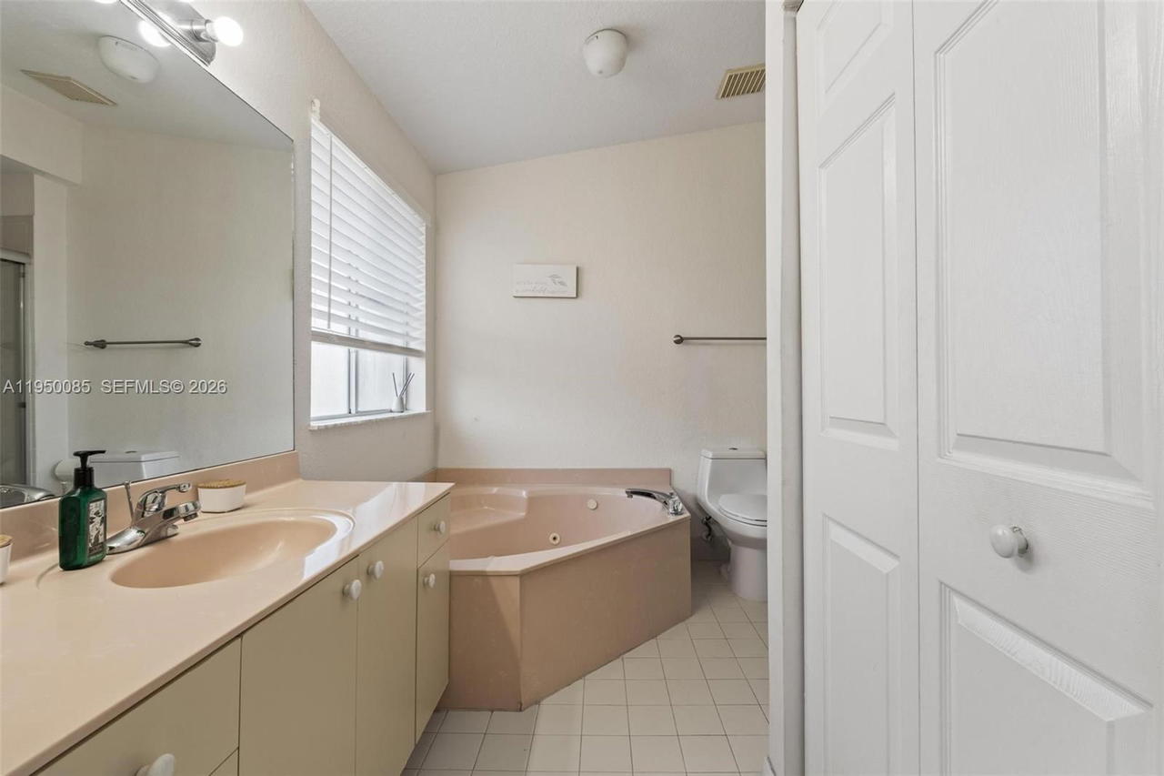 Real estate property located at 4826 116th Ave, Miami-dade, Dimensions At Doral, Doral, FL