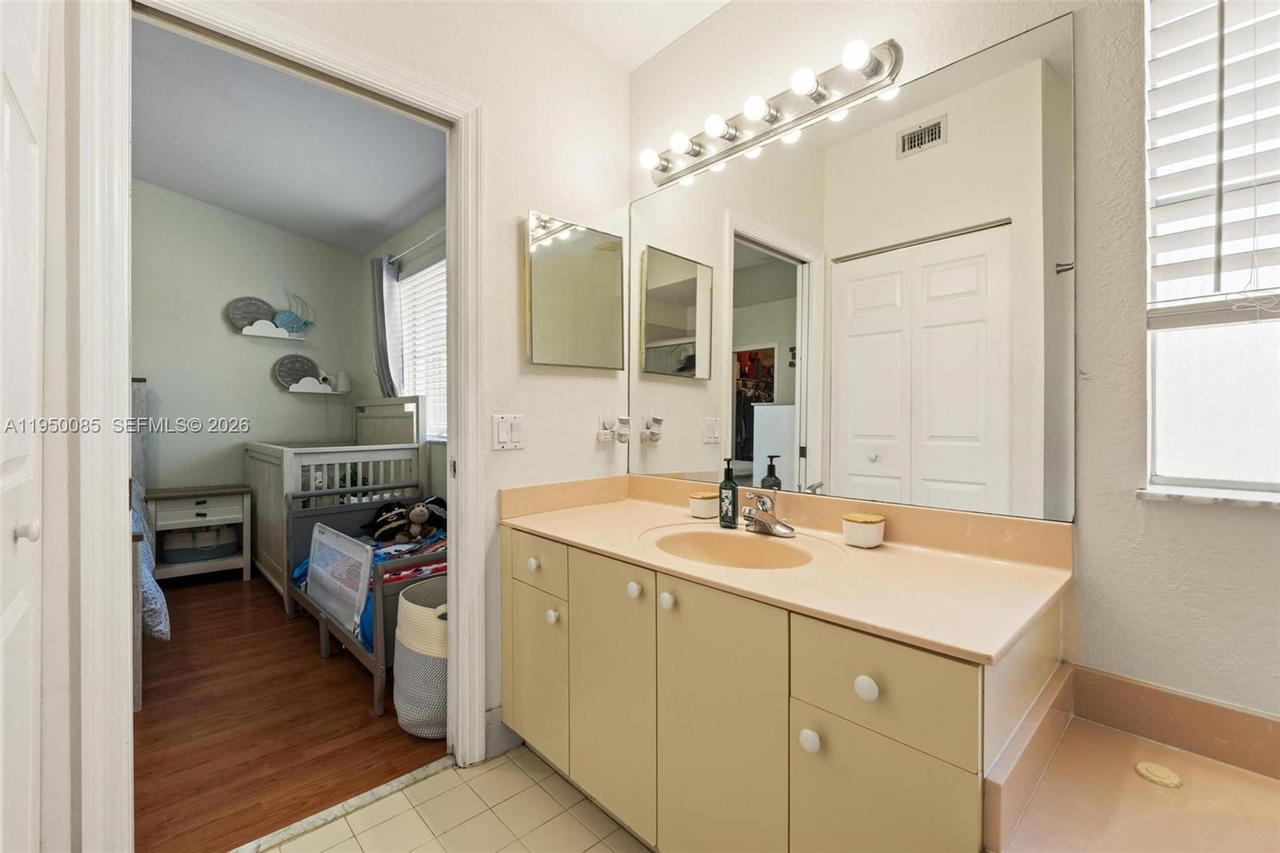 Real estate property located at 4826 116th Ave, Miami-dade, Dimensions At Doral, Doral, FL