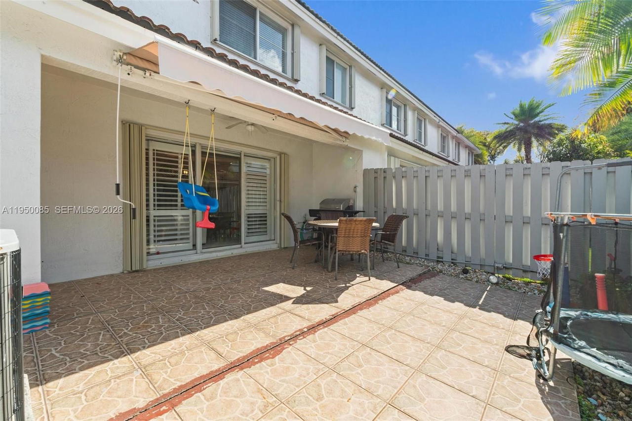 Real estate property located at 4826 116th Ave, Miami-dade, Dimensions At Doral, Doral, FL