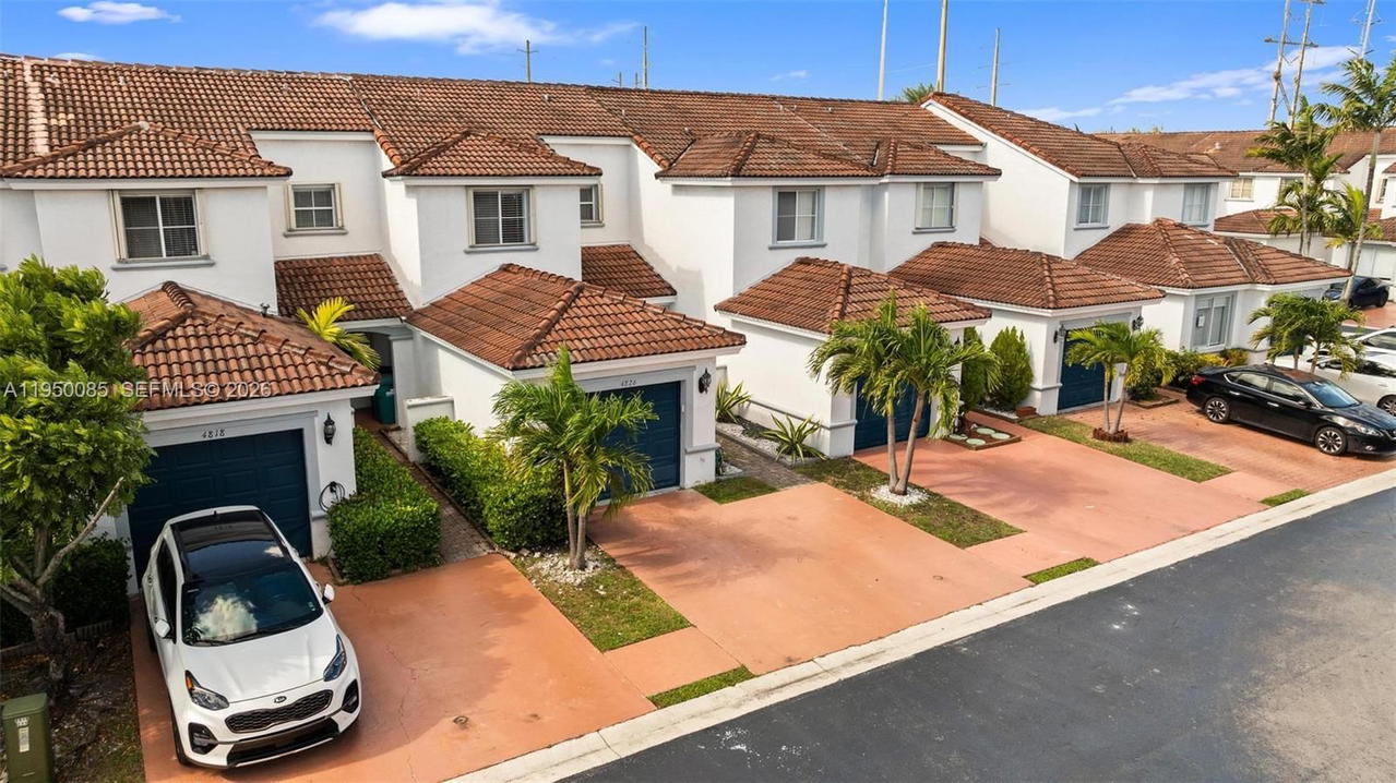 Real estate property located at 4826 116th Ave, Miami-dade, Dimensions At Doral, Doral, FL