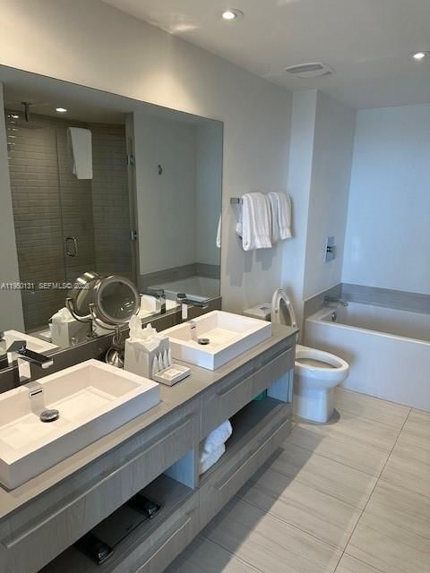 Real estate property located at 4010 Ocean Dr R2702, Broward, 4010 South Ocean Condo, Hollywood, FL