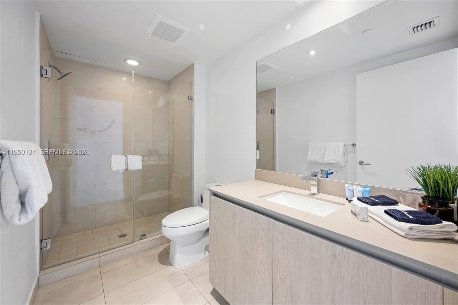 Real estate property located at 4111 Ocean Dr #3002, Broward, 4111 South Ocean Drive Co, Hollywood, FL