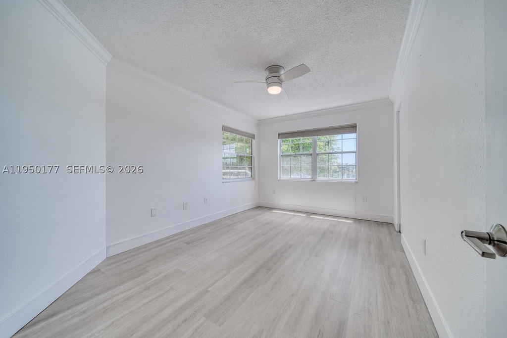 Real estate property located at 10795 108th Ave #304, Miami-dade, Palm Cove Cond, Miami, FL