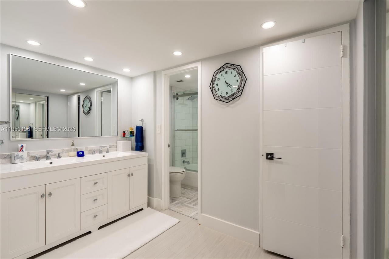 Real estate property located at 5701 Collins Ave #1417, Miami-dade, Arlen Beach Condo, Miami Beach, FL