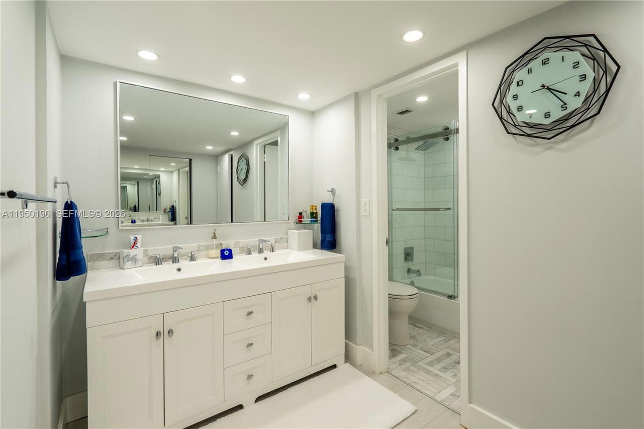 Real estate property located at 5701 Collins Ave #1417, Miami-dade, Arlen Beach Condo, Miami Beach, FL