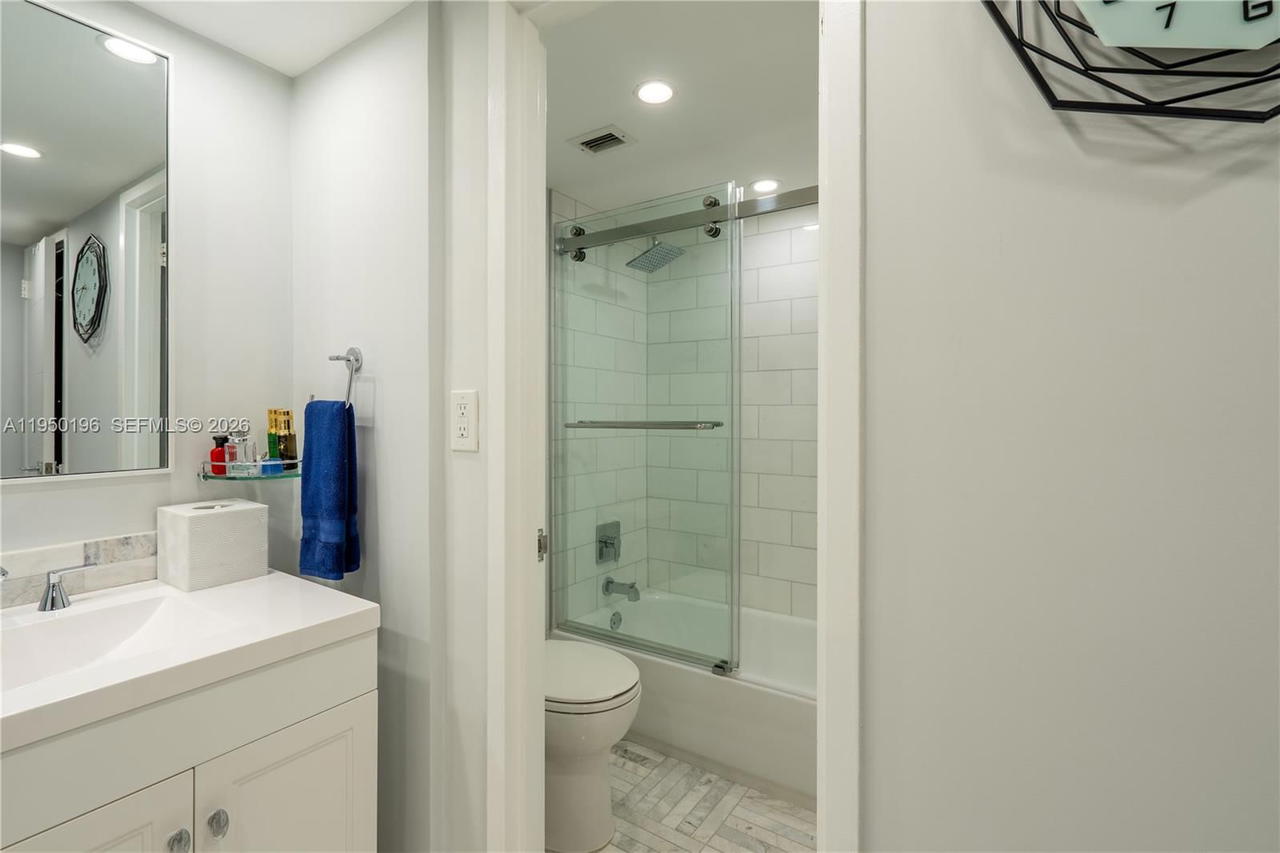 Real estate property located at 5701 Collins Ave #1417, Miami-dade, Arlen Beach Condo, Miami Beach, FL