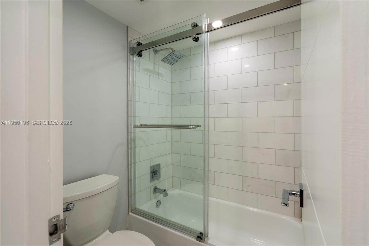 Real estate property located at 5701 Collins Ave #1417, Miami-dade, Arlen Beach Condo, Miami Beach, FL