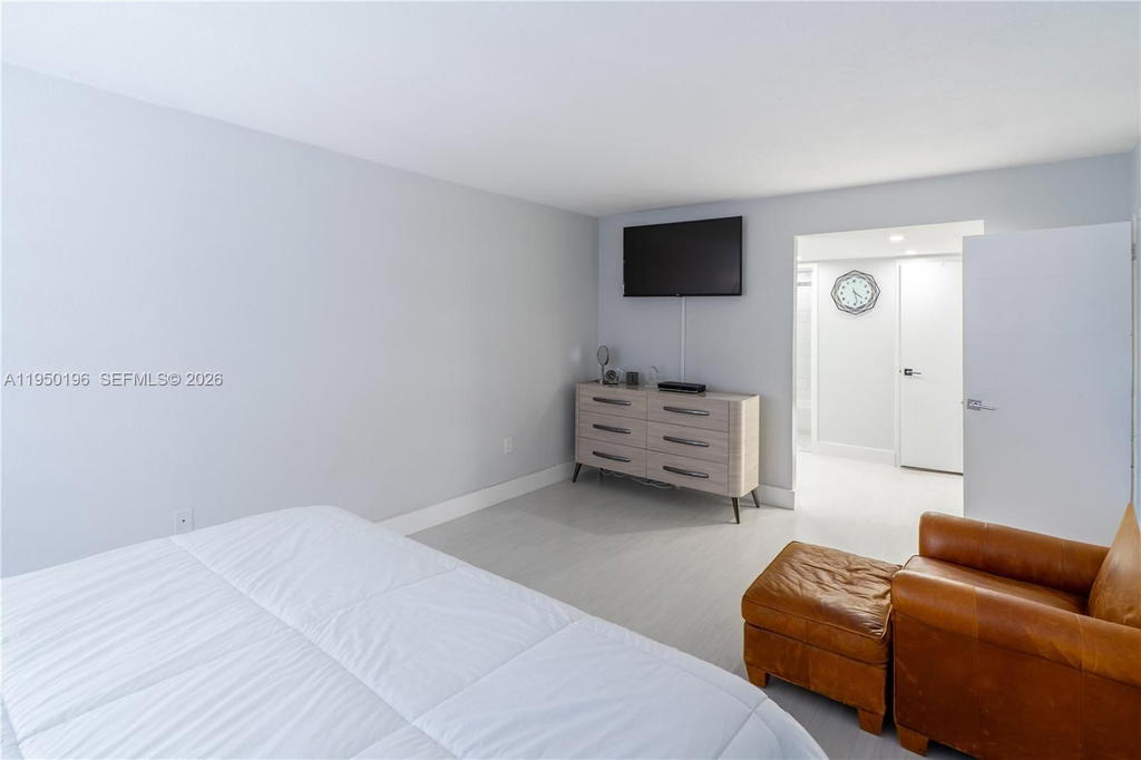 Real estate property located at 5701 Collins Ave #1417, Miami-dade, Arlen Beach Condo, Miami Beach, FL