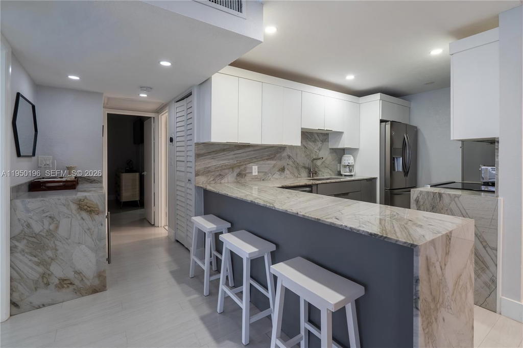 Real estate property located at 5701 Collins Ave #1417, Miami-dade, Arlen Beach Condo, Miami Beach, FL