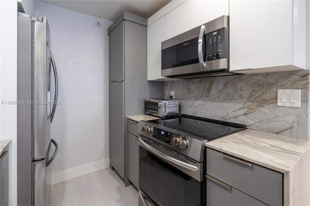 Real estate property located at 5701 Collins Ave #1417, Miami-dade, Arlen Beach Condo, Miami Beach, FL