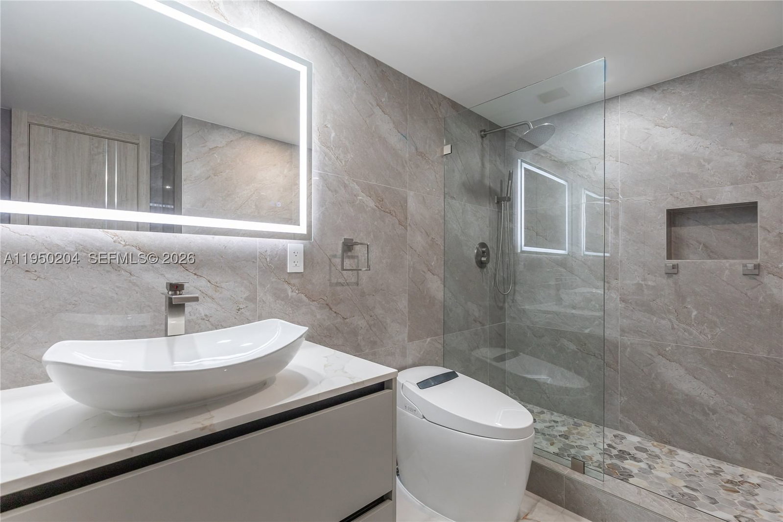 Real estate property located at 2401 Ocean Dr PH-A4, Broward, Britannia At Quadomain Co, Hollywood, FL