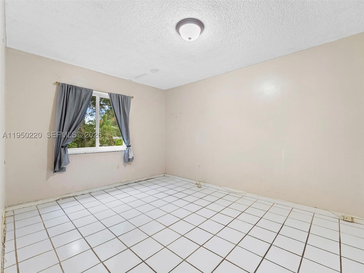 Real estate property located at 3001 2nd St #209C, Miami-dade, Flagler Plaza Condo, Miami, FL