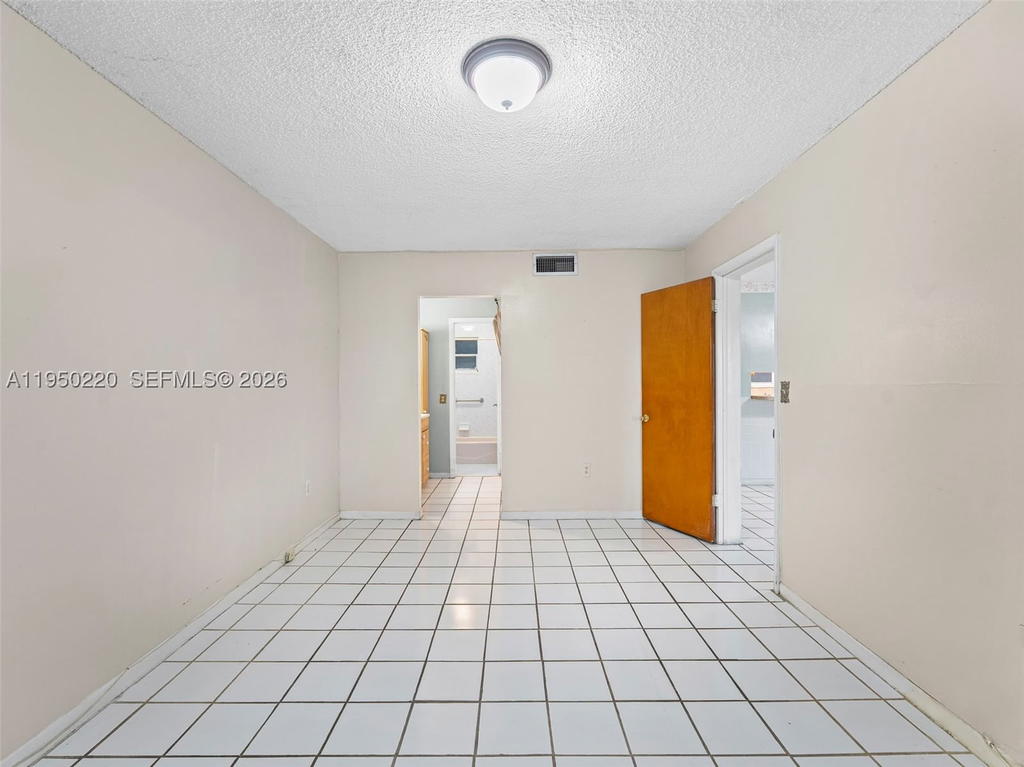 Real estate property located at 3001 2nd St #209C, Miami-dade, Flagler Plaza Condo, Miami, FL