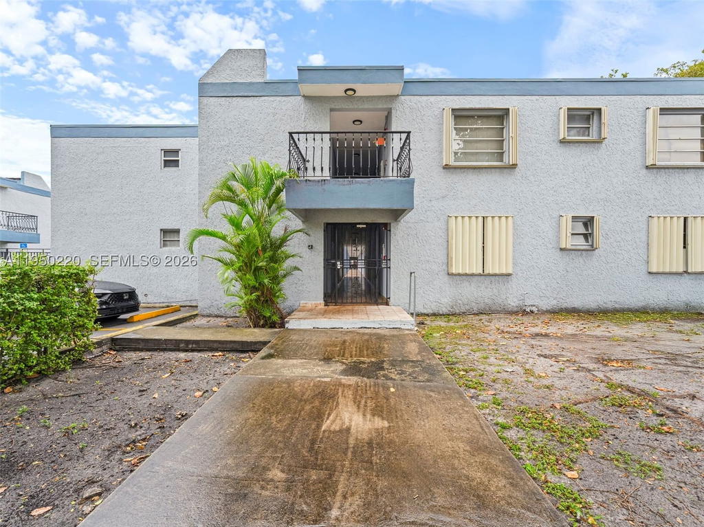 Real estate property located at 3001 2nd St #209C, Miami-dade, Flagler Plaza Condo, Miami, FL