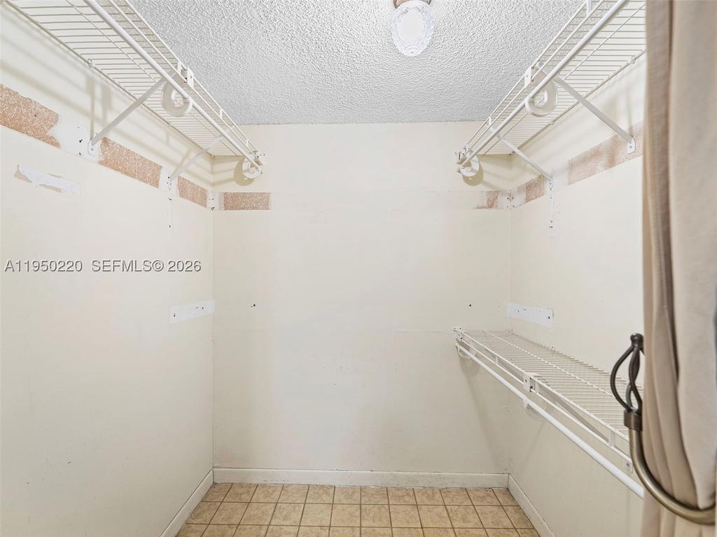 Real estate property located at 3001 2nd St #209C, Miami-dade, Flagler Plaza Condo, Miami, FL
