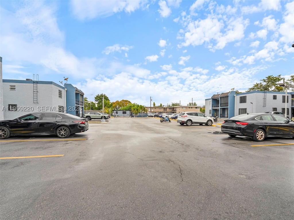 Real estate property located at 3001 2nd St #209C, Miami-dade, Flagler Plaza Condo, Miami, FL