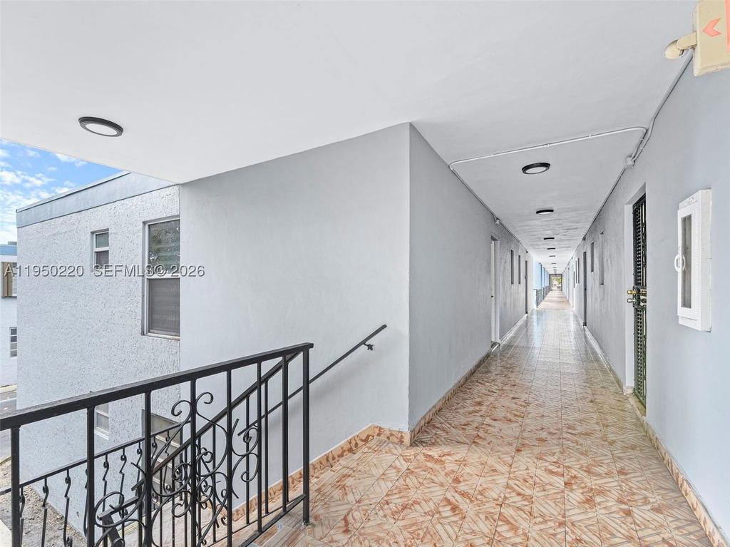 Real estate property located at 3001 2nd St #209C, Miami-dade, Flagler Plaza Condo, Miami, FL
