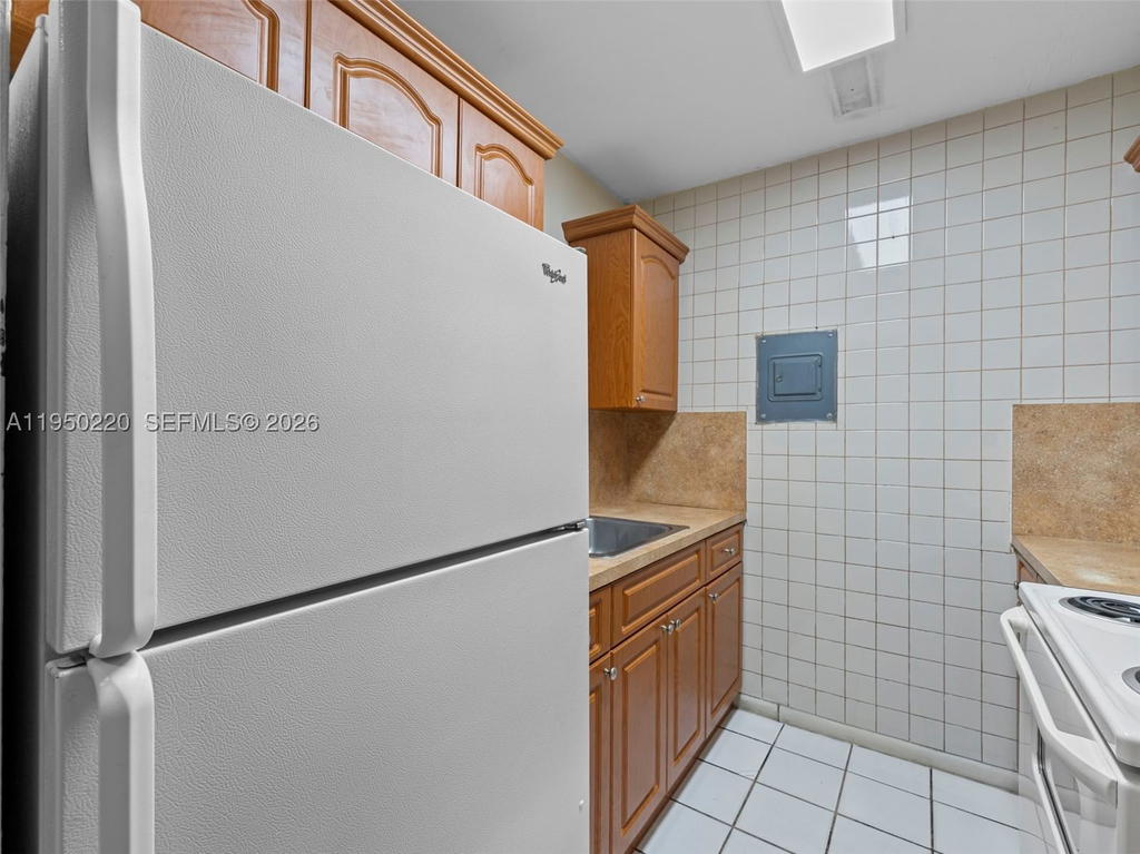 Real estate property located at 3001 2nd St #209C, Miami-dade, Flagler Plaza Condo, Miami, FL